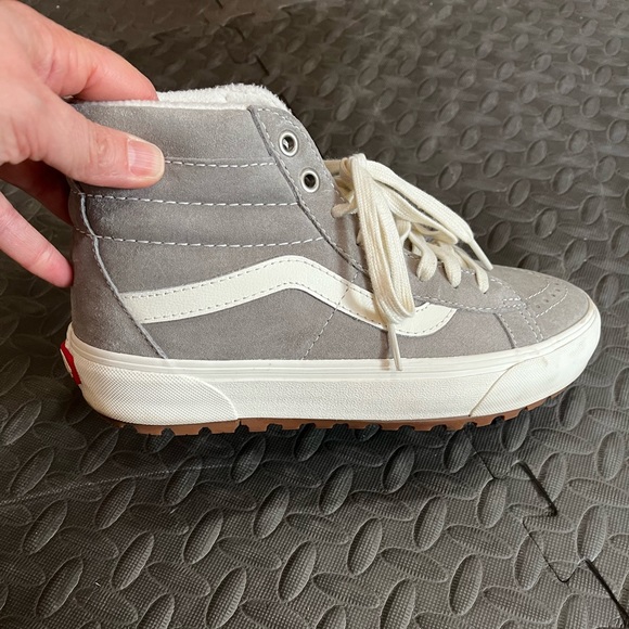 VANS
"OFF THE WALL" - Picture 2 of 6